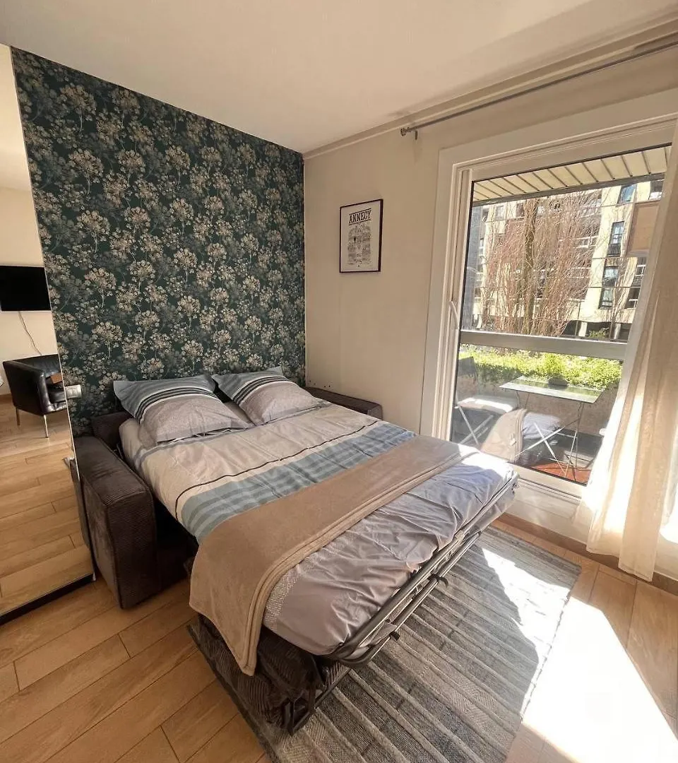 Studio Moderne, 10Min A Pied Gare D'Annecy Apartment  Annecy