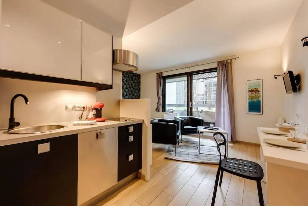 Studio Moderne, 10Min A Pied Gare D'Annecy Apartment 0*, Annecy France